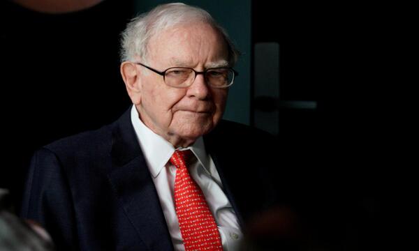 Câu nói của Warren Buffett đầu tư chứng khoán: Tôi không lựa cổ phiếu, tôi chọn doanh nghiệp